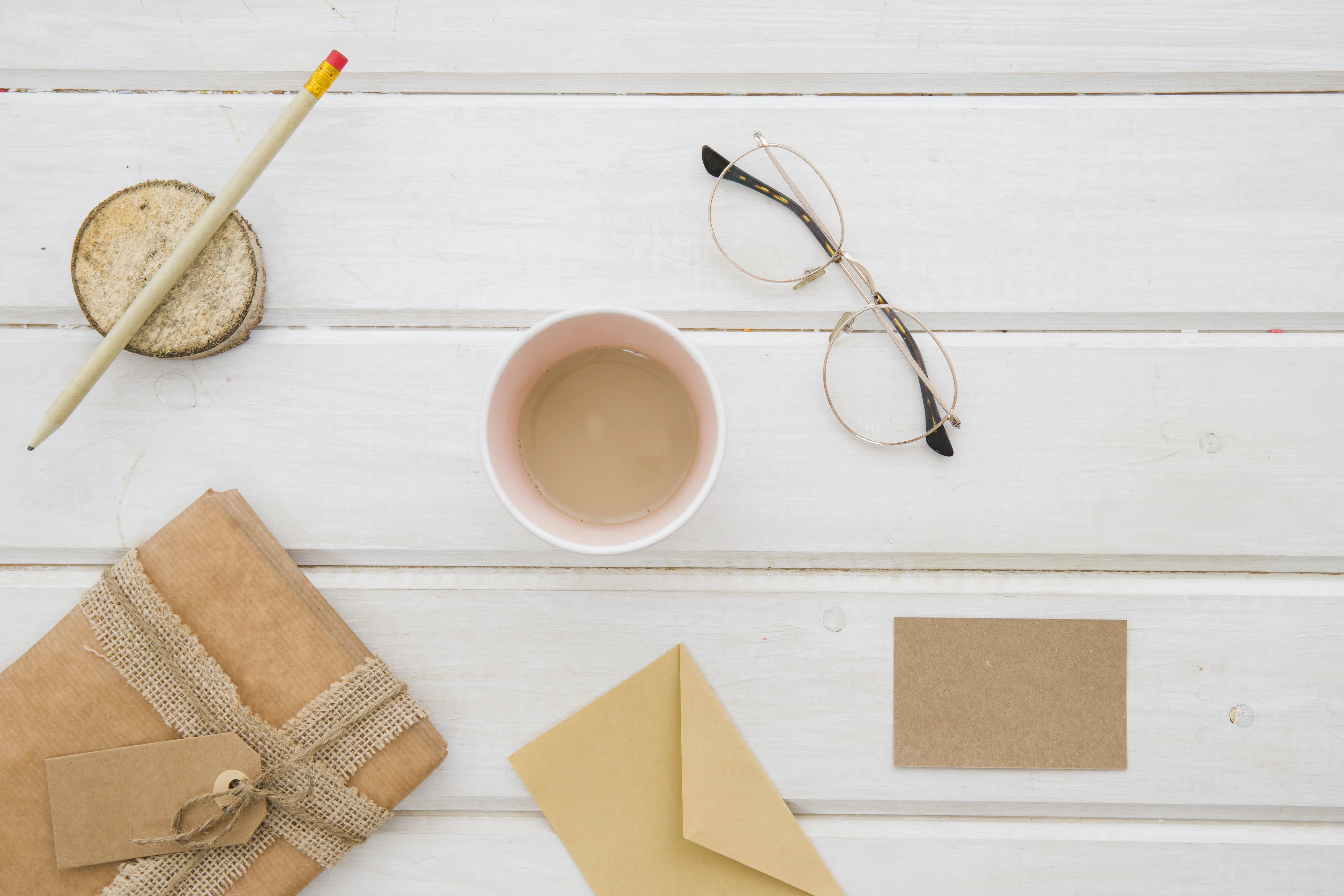 Bitte sende die ursprüngliche Beschreibung, die ich auf Deutsch umformulieren soll.